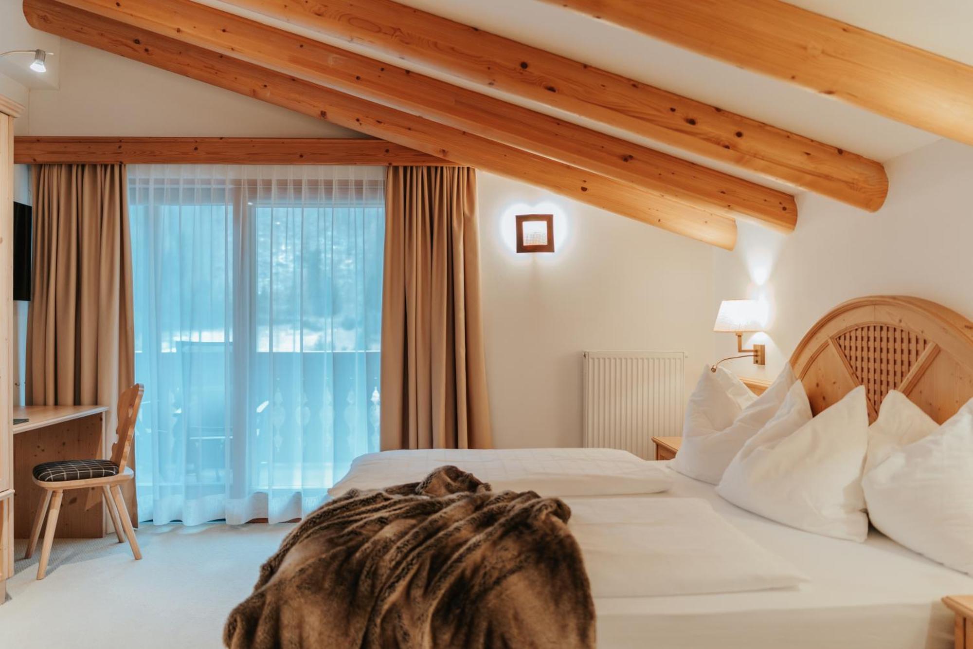 B&B Hotel Mirabel Ortisei Pokoj fotografie